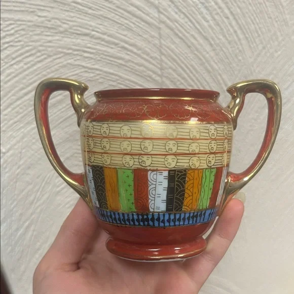 Elegant Vintage Multicolor Ceramic Vase with Gold Accents - Picture 4 of 8